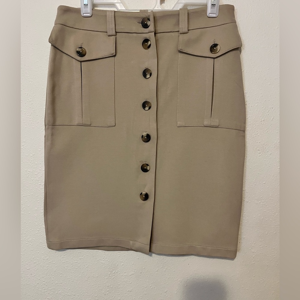 Liz Claiborne Women’s Skirt with Bottoms Seize M Color Light Tan